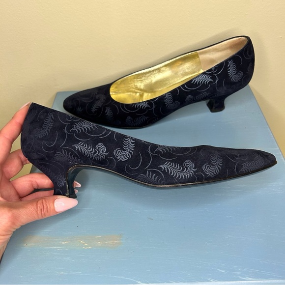 Bruno Magli Vintage Navy Suede Kitten Heels - Picture 8 of 12